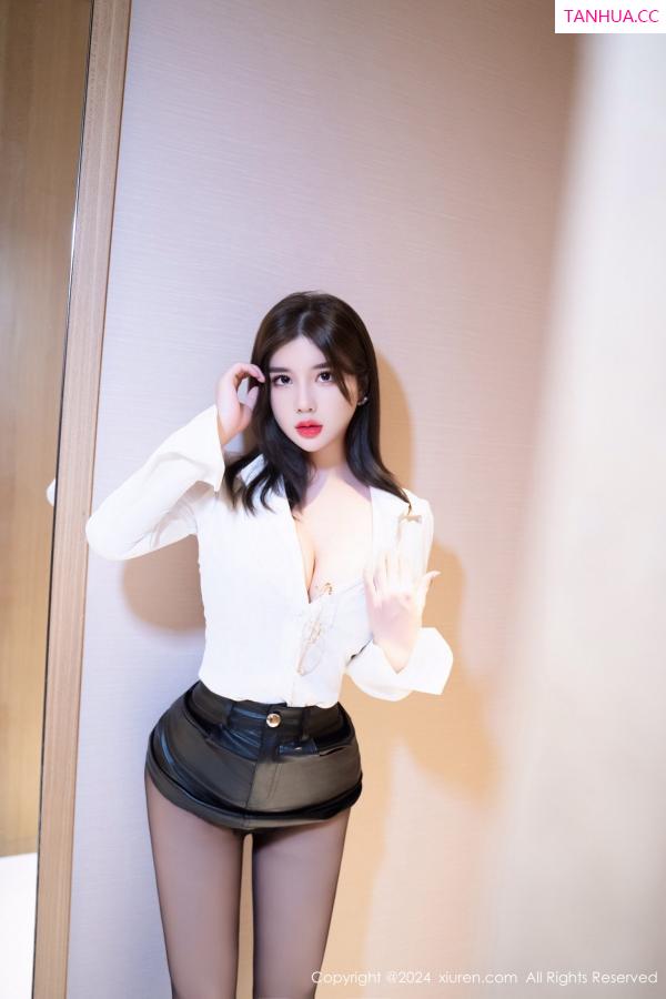 周九九 周jojobaby [XiuRen]高清写真图 2024.06.17 No.8710 周jojobaby 黑丝美腿第33张图片